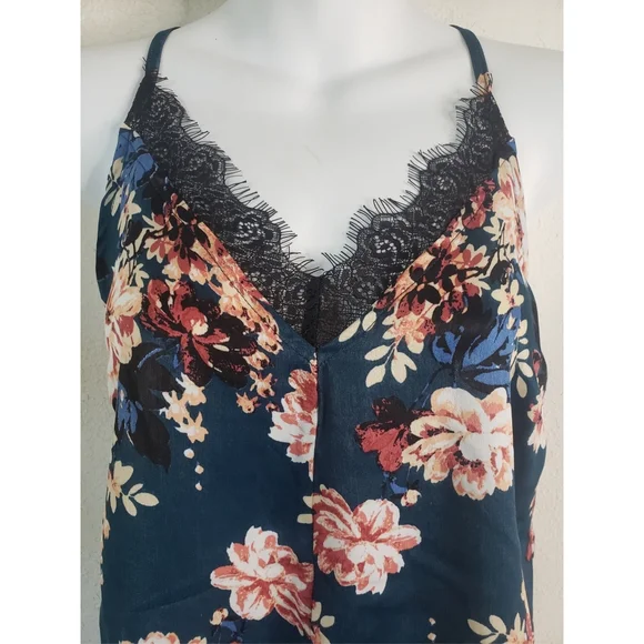 Floral tank top - Picture 2 of 6